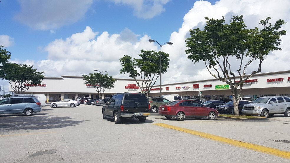 More Photos Of 4601-4699 NW 199th St, Miami Gardens General Retail For Lease