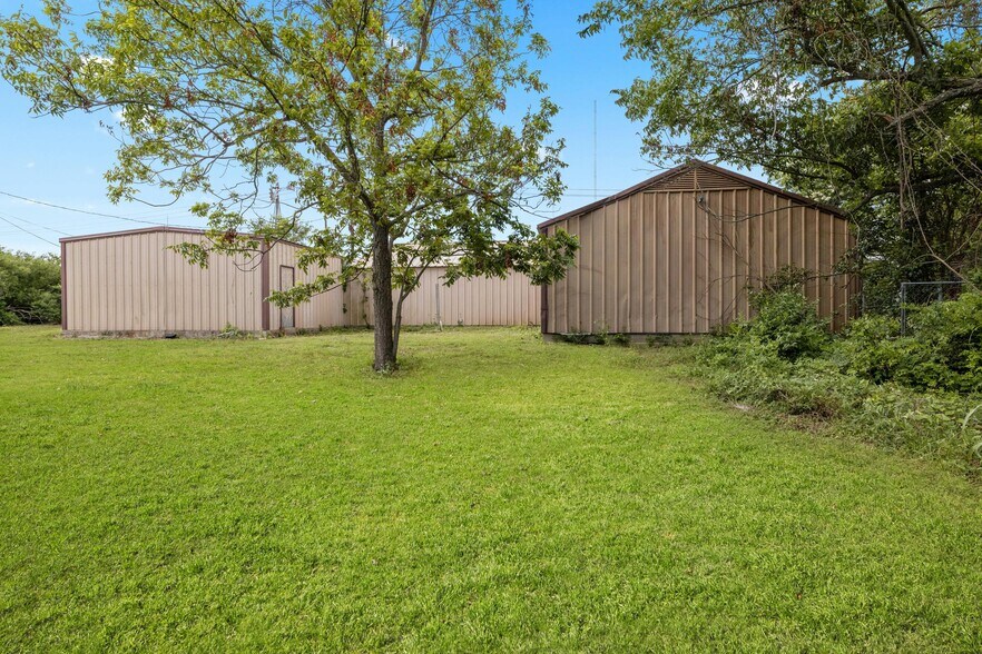 More Photos Of 3220 Farm-To-Market 2086, Temple Distribution For Lease