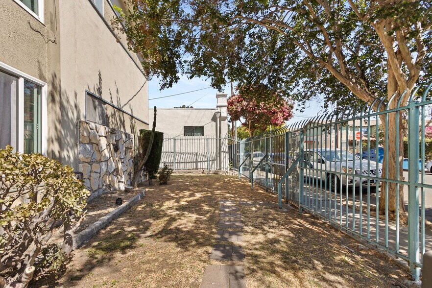 More Photos Of 3823 Wisconsin St, Los Angeles Apartments For Sale