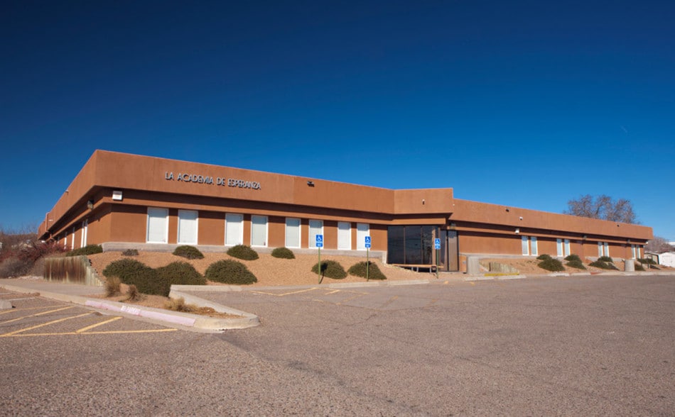 More Photos Of 1401 Old Coors Rd SW, Albuquerque Schools For Lease