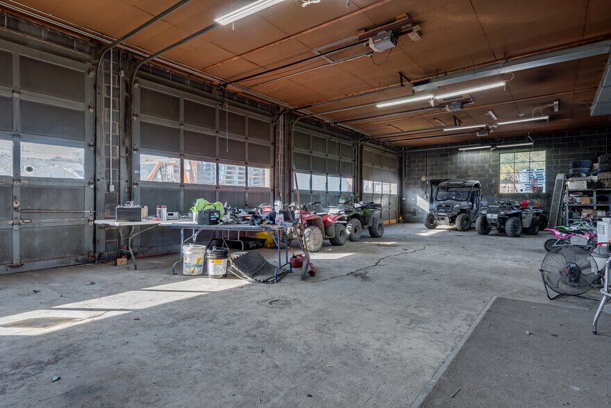 More Photos Of 77 N Market St, Nanticoke Distribution For Lease