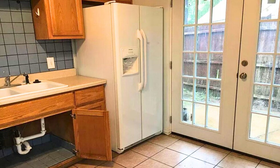 More Photos Of 2300 Live Oak St, Commerce Apartments For Sale