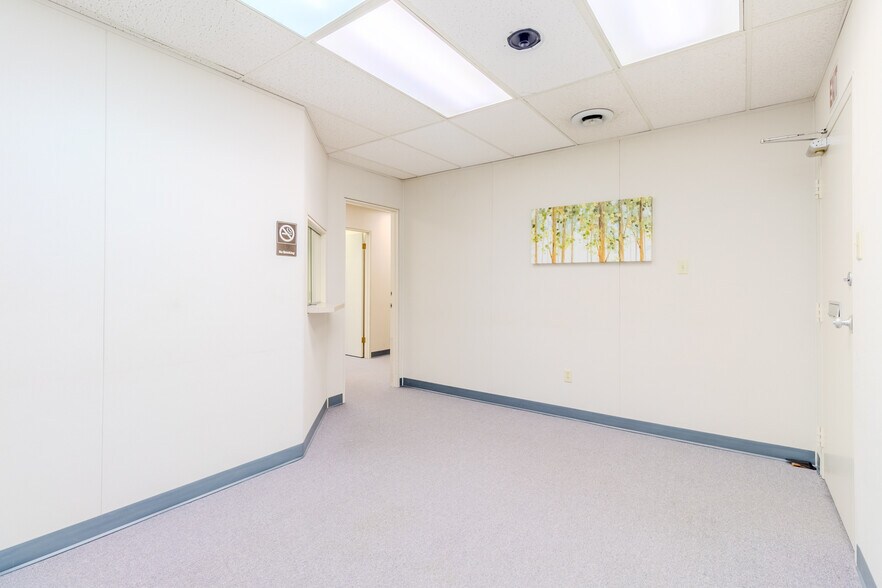 More Photos Of 346 Freeport Rd, New Kensington Medical For Lease