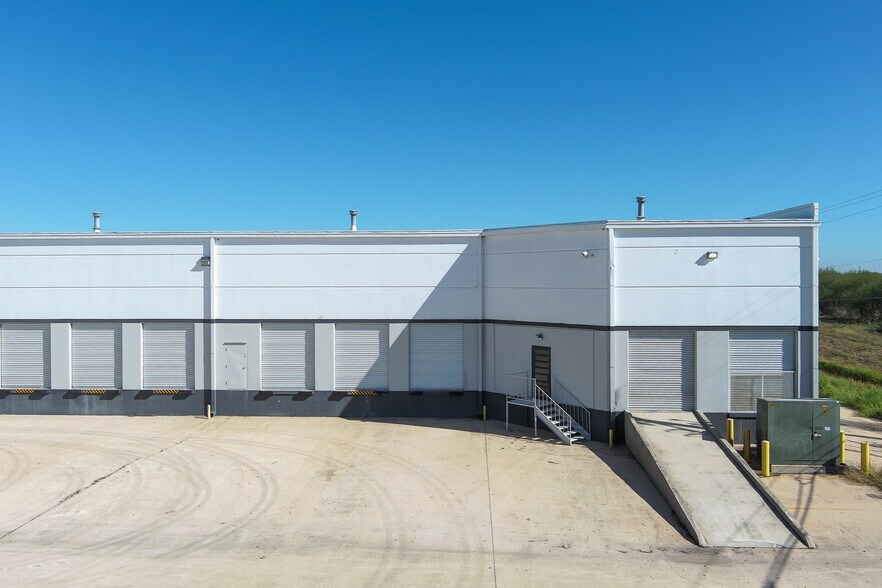 More Photos Of 5100 Kaepa Ct, San Antonio Distribution For Lease