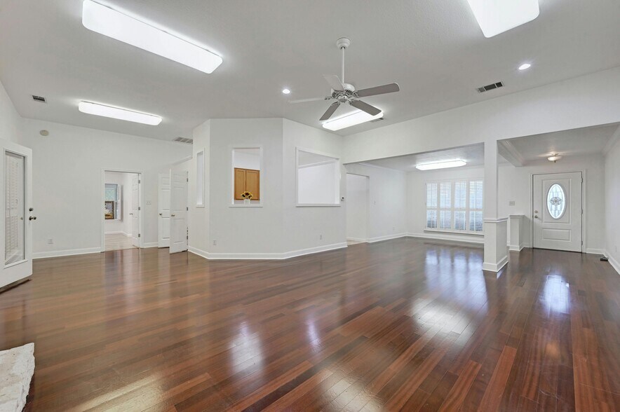 More Photos Of 13810 Fm 1826, Austin Office Residential For Sale