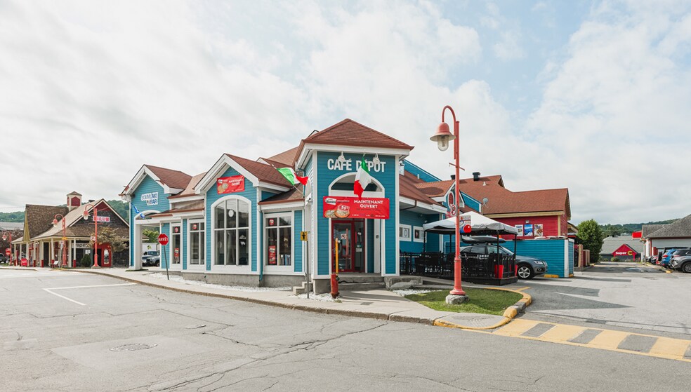 More Photos Of 105 Guindon, Saint-sauveur General Retail For Sale