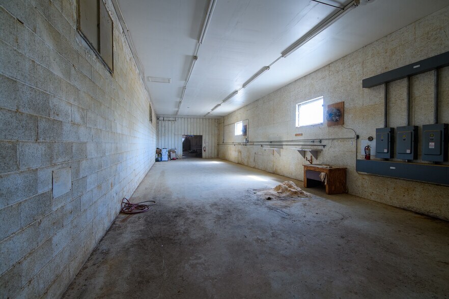 More Photos Of 440 Frankston St, Jacksonville Warehouse For Sale