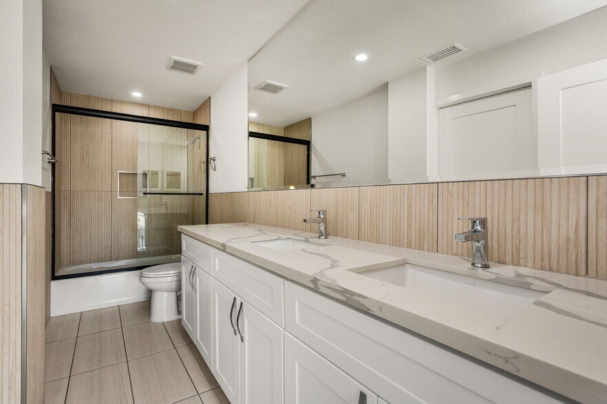 More Photos Of 4981 Pearce St, Huntington Beach Apartments For Sale