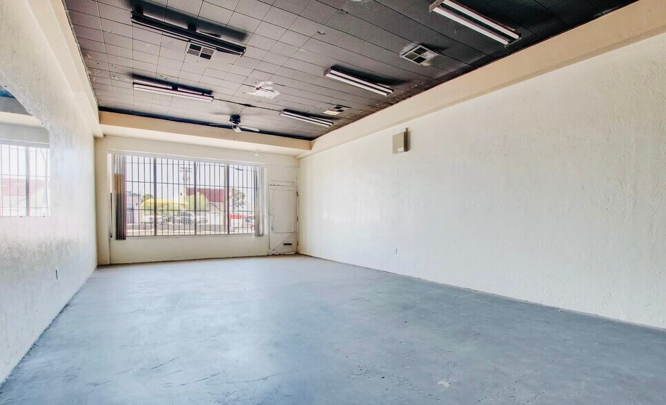 More Photos Of 2600-10 N Stone Ave, Tucson General Retail For Sale