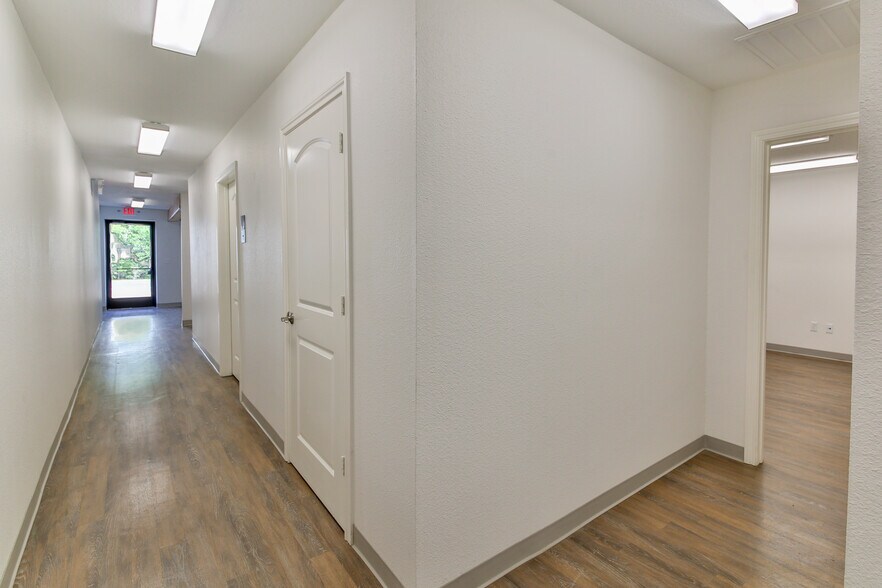 More Photos Of 423 S 8th St, La Porte Distribution For Lease
