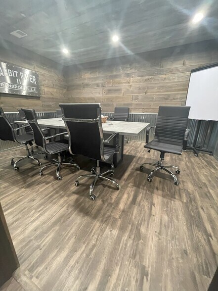 More Photos Of 5717 138th Ave, Holland Distribution For Lease