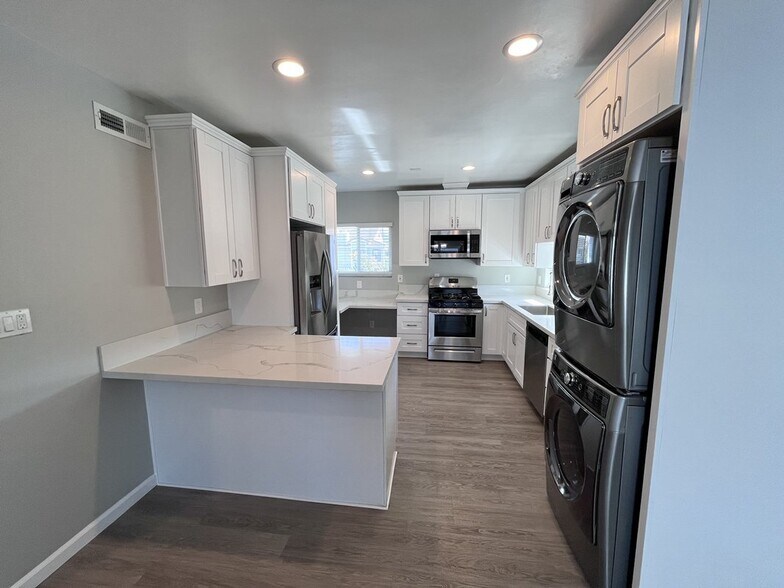 More Photos Of 810 G Ave, Coronado Apartments For Sale