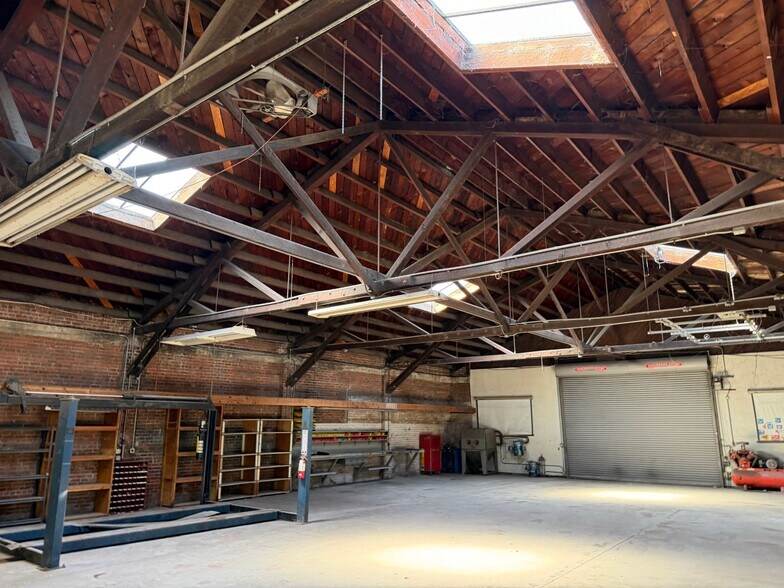 More Photos Of 319 S American St, Stockton Warehouse For Lease