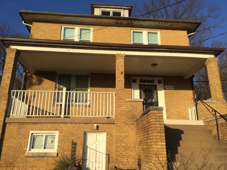 More Photos Of 3938 Benning Rd NE, Washington Office Residential For Sale