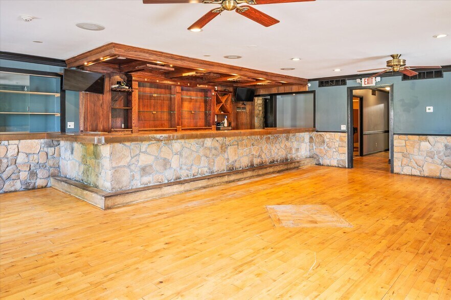 More Photos Of 1369 Pittsford Mendon Rd, Mendon Restaurant For Sale