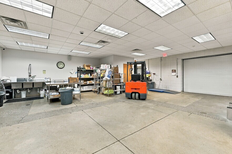 More Photos Of 2321 W Grand Ave, Wisconsin Rapids Office For Sale