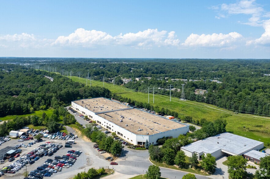 More Photos Of 9590 Lynn Buff Ct, Laurel Showroom For Lease