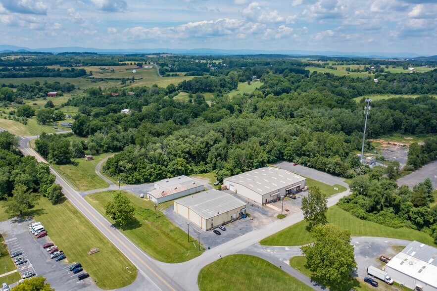 More Photos Of 463 Industry Rd, Waynesboro Warehouse For Lease