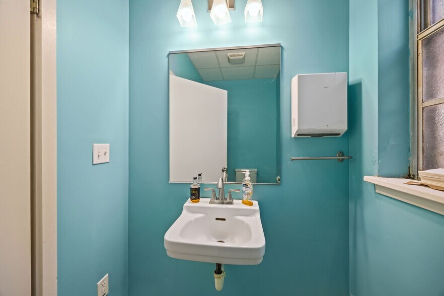 More Photos Of 112 Bull St, Charleston Office Residential For Sale