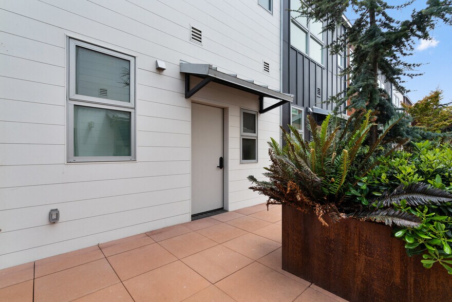 More Photos Of 202 Panetta Ave, Santa Cruz Flex For Sale