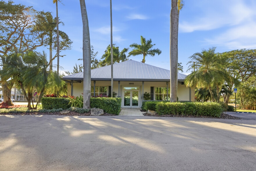 More Photos Of 1801 N Krome Ave, Homestead Office For Sale