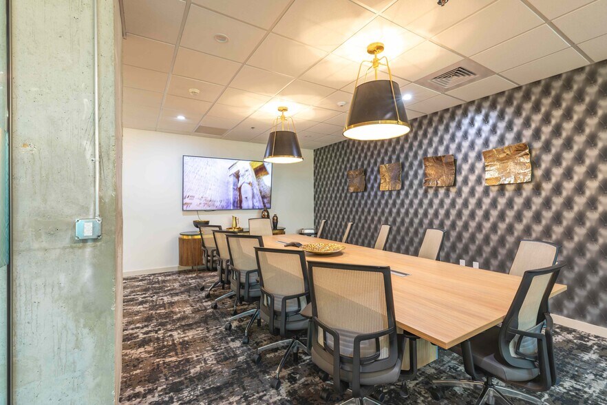 More Photos Of 121 Alhambra Plz, Coral Gables Coworking Space