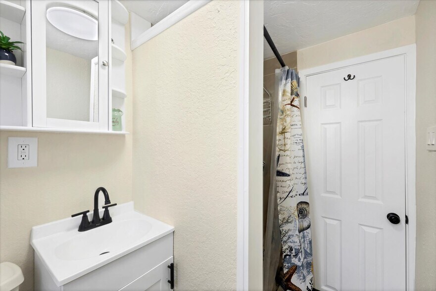 More Photos Of 115 Friendship Ln, Englewood Apartments For Sale