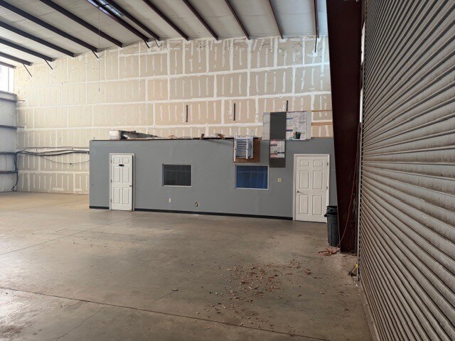 More Photos Of 4329 W Pensacola St, Tallahassee Warehouse For Lease