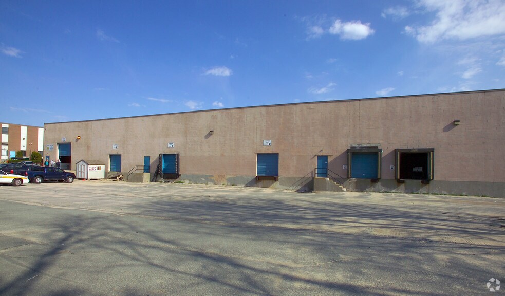 More Photos Of 40 Messina Dr, Braintree Warehouse For Lease