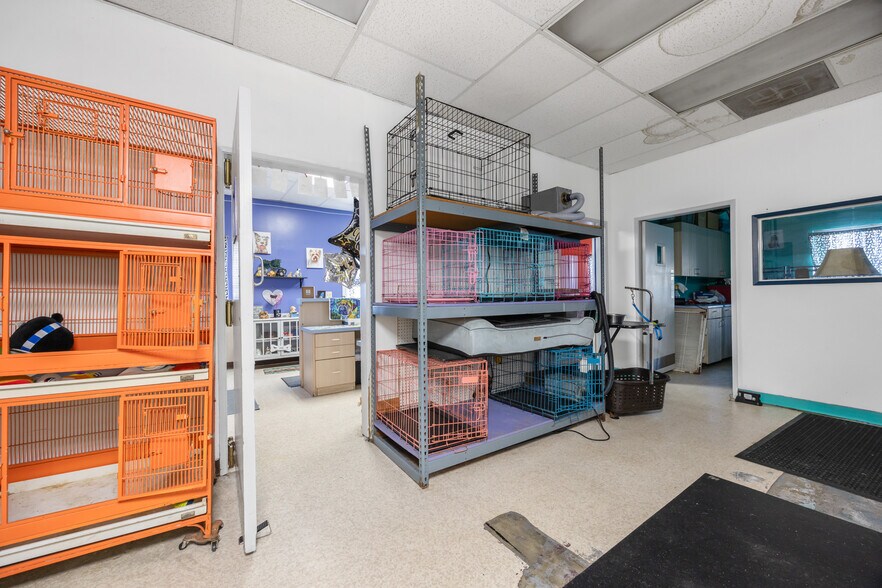 More Photos Of 150 S Monte Vista Ave, San Dimas Loft Creative Space For Sale