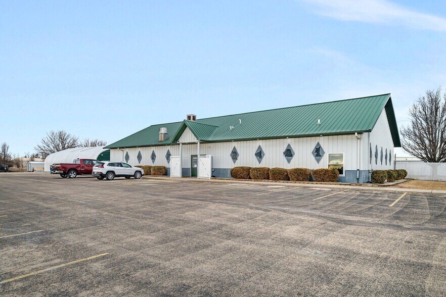 More Photos Of 441 E Stevenson Rd, Ottawa Restaurant For Sale