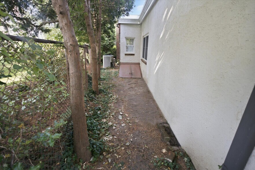 More Photos Of 33 Candee Ave, Sayville Medical For Lease