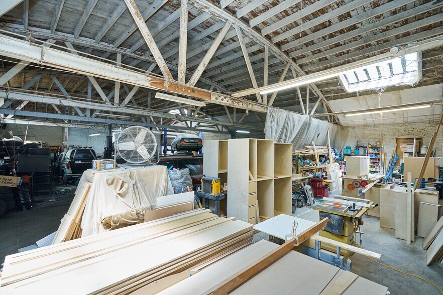 More Photos Of 4067-4075 1/2 Beverly Blvd, Los Angeles Storefront For Sale