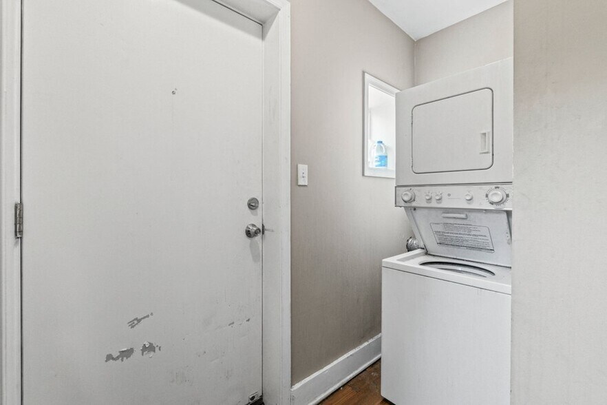 More Photos Of 210 E Lafayette Ave, Baltimore Apartments For Sale