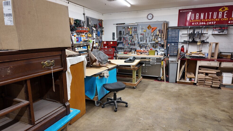 More Photos Of 5467 N Main St, Joplin Freestanding For Sale