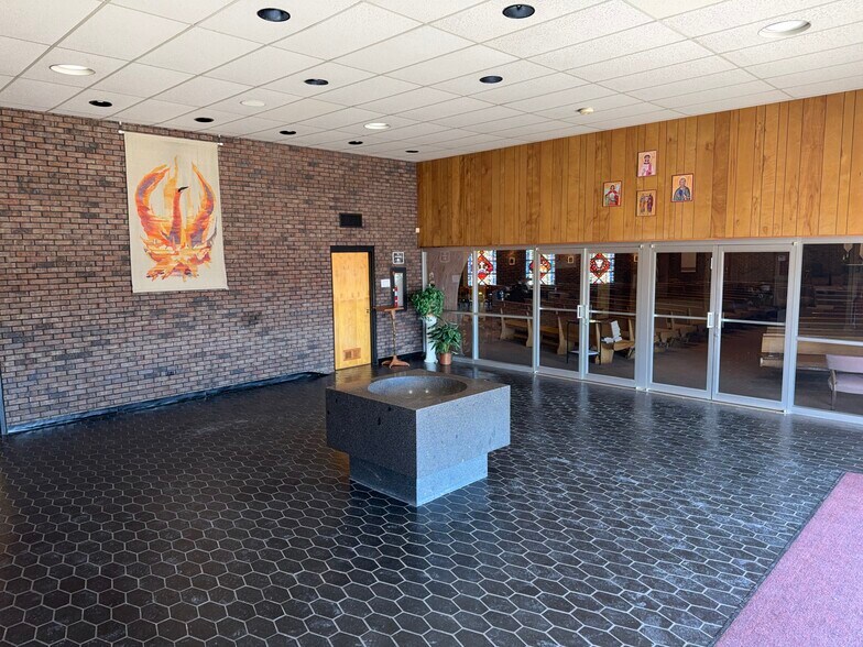 More Photos Of 5920 Waite St, Merrillville Religious Facility For Sale