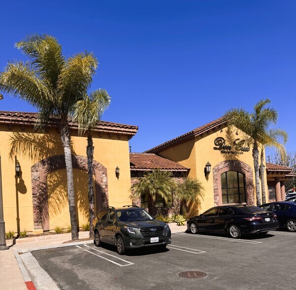 More Photos Of 254 W Los Angeles Ave, Moorpark Restaurant For Lease