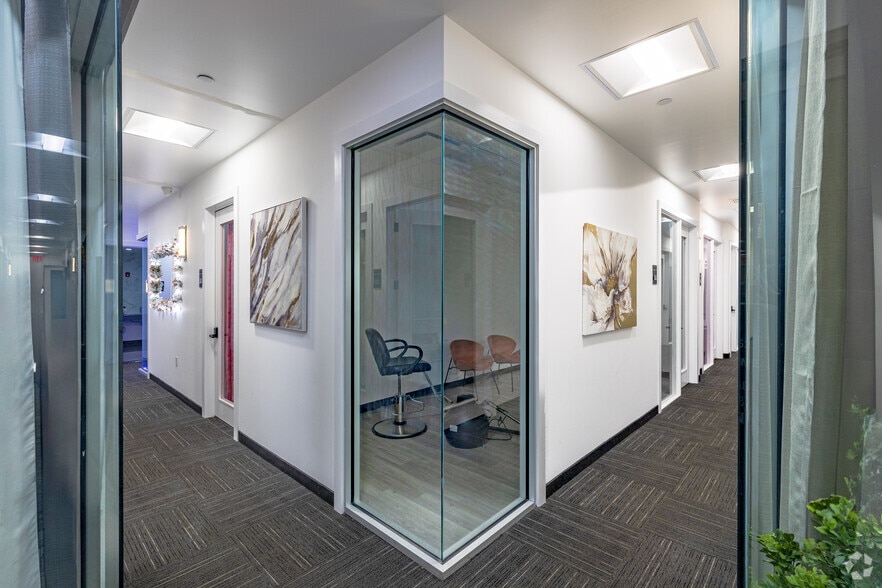 More Photos Of 275 Route 4, Paramus Unknown For Lease