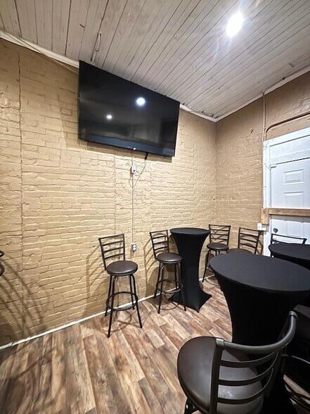 More Photos Of 2958 Jefferson St, Macon Storefront For Sale