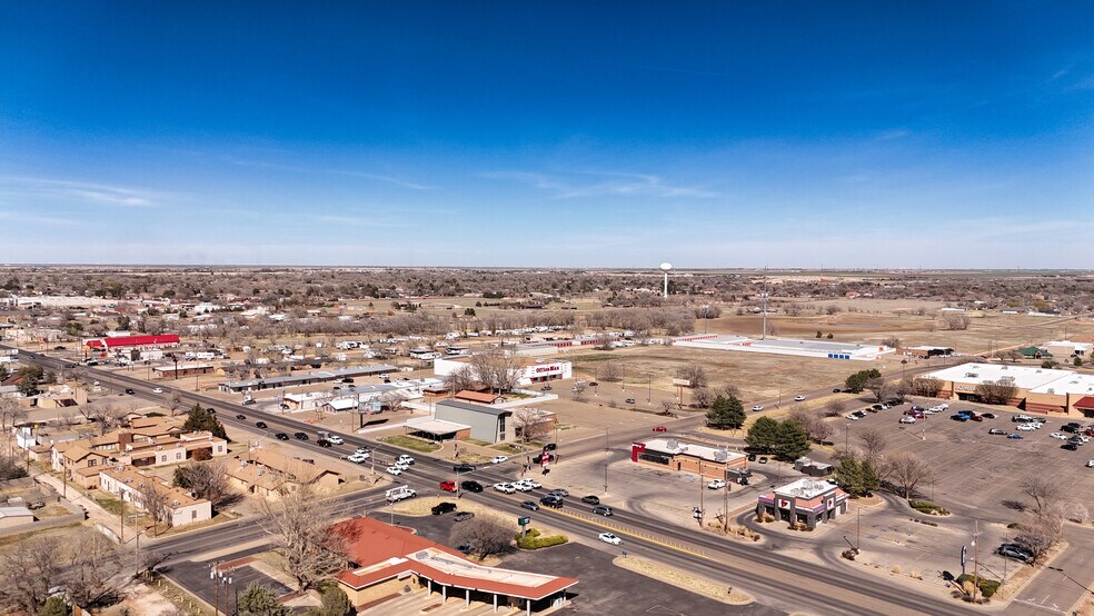 More Photos Of 900 E Manana Blvd, Clovis General Retail For Sale