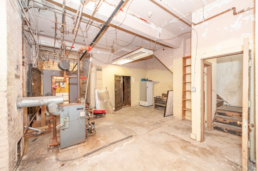 More Photos Of 71 Main St, Norwich Storefront Retail Office For Sale
