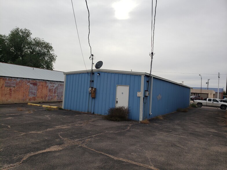 More Photos Of 203 S Main St, Andrews Office For Sale