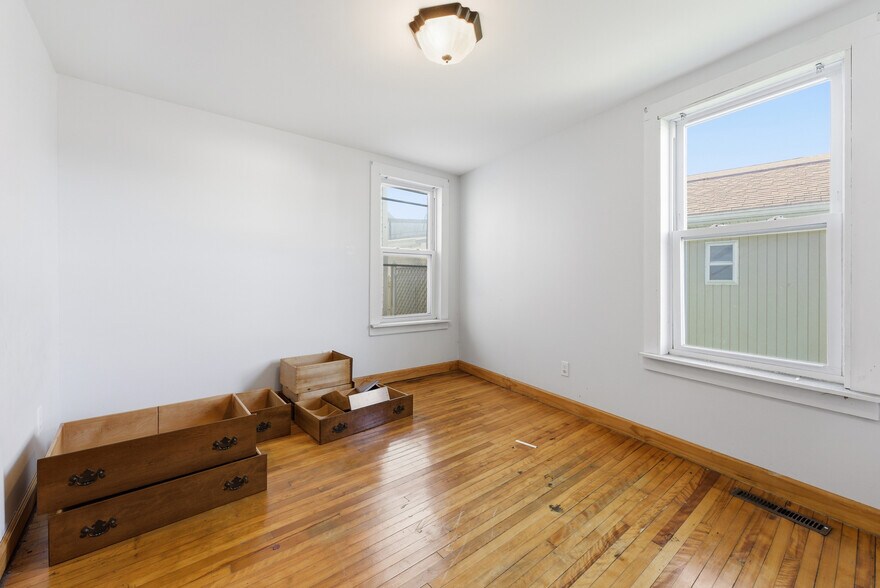 More Photos Of 285-289 East St, Ludlow Apartments For Sale