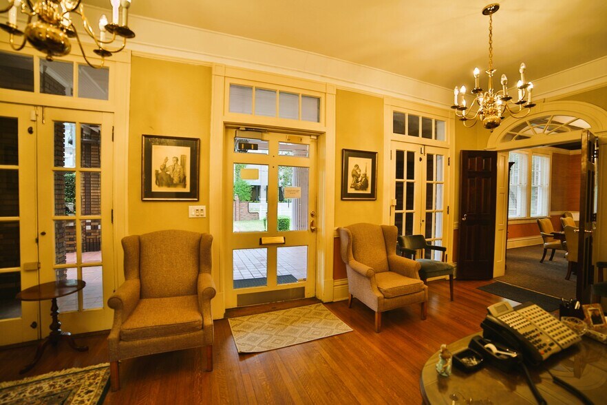 More Photos Of 108 Hillcrest St, Orlando Office For Sale