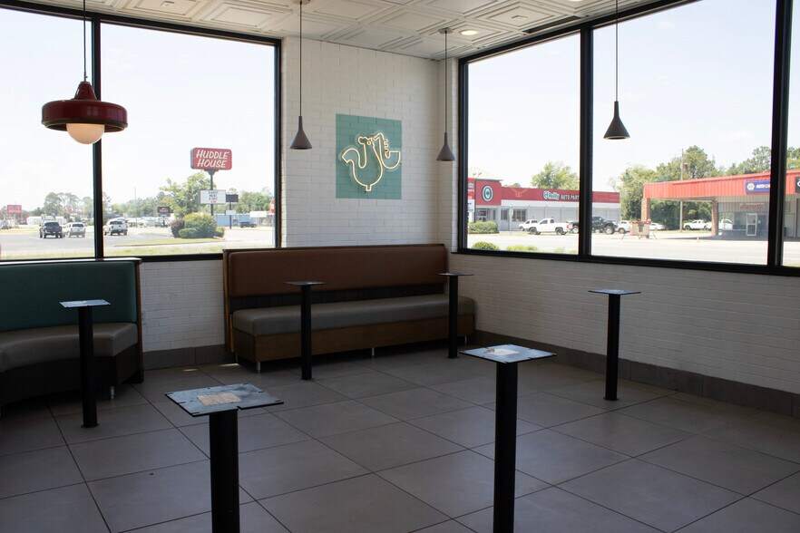 More Photos Of 606 S Pierce St, Alma Fast Food For Lease