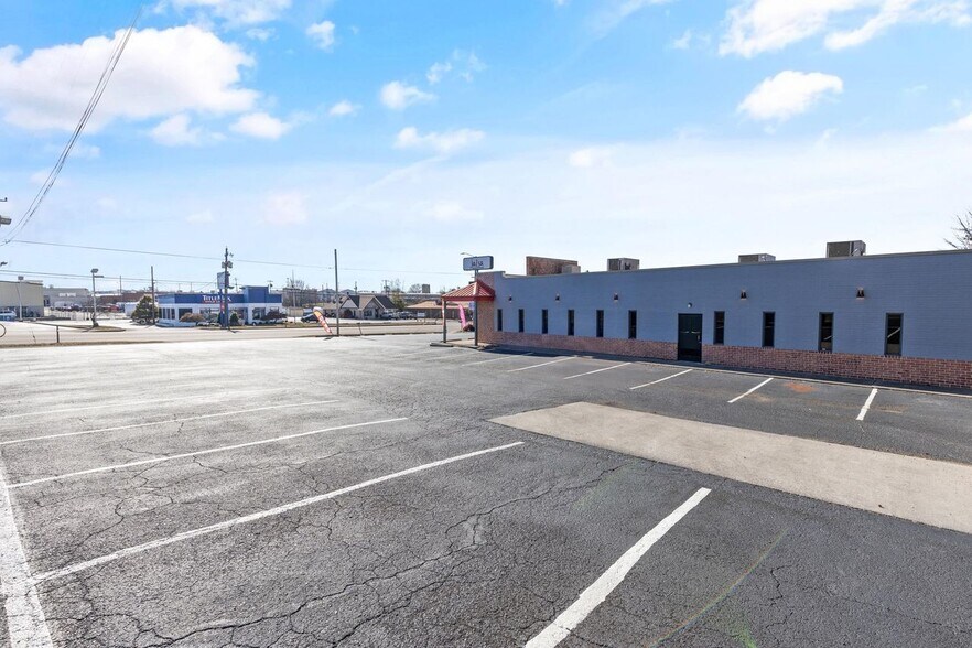 More Photos Of 1716 W Andrew Johnson Hwy, Morristown Restaurant For Sale