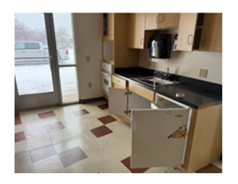 More Photos Of 1235 E University Dr, Macomb Industrial For Sale