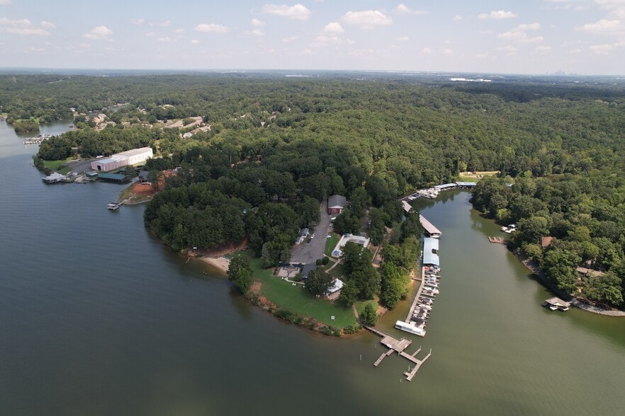 Primary Photo Of 14629 Rainbarrel Road, Charlotte Hotel For Sale