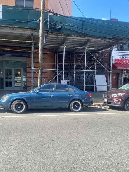 Primary Photo Of 1162 E Tremont Ave, Bronx Industrial For Lease