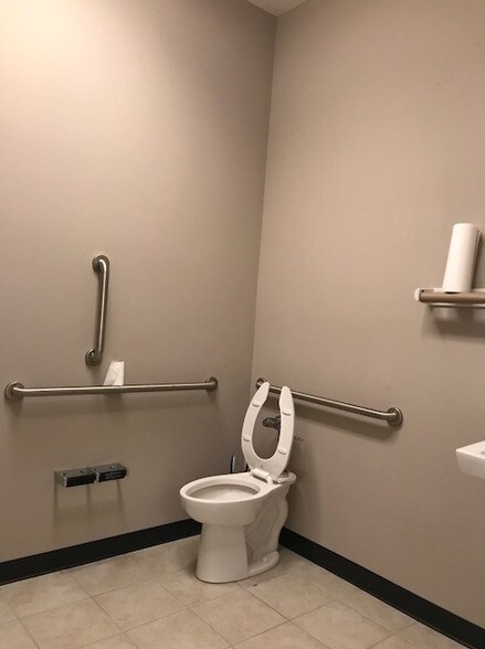 More Photos Of 4520 Plank Rd, Fredericksburg Medical For Lease